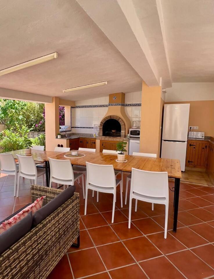 Relaxdiversion En Villa Piscina Bbq Y Cocina Ext 卡尔佩 外观 照片